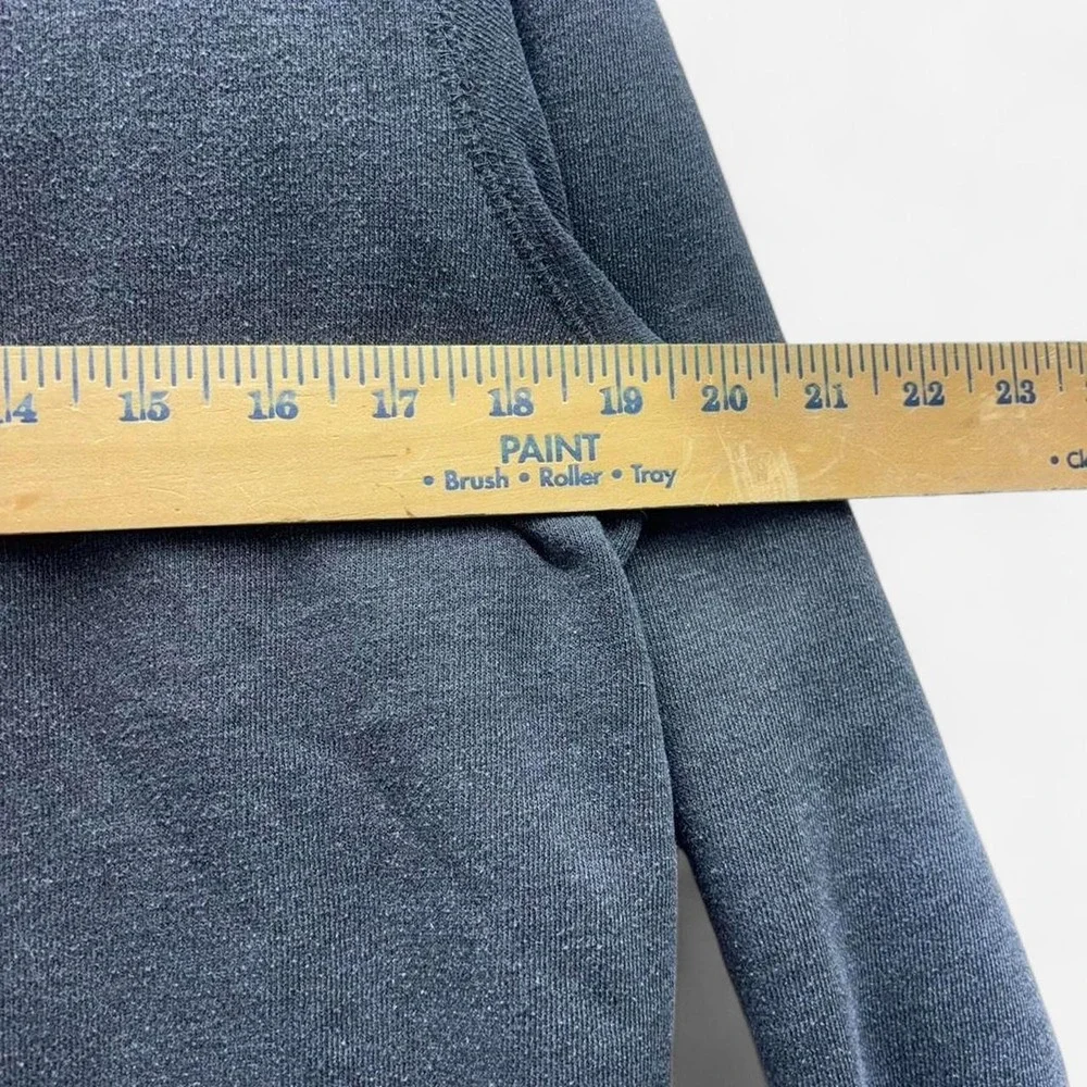 IZOD Advantage Sport Mens Crewneck Sweatshirt Gray Fleece Pullover Small